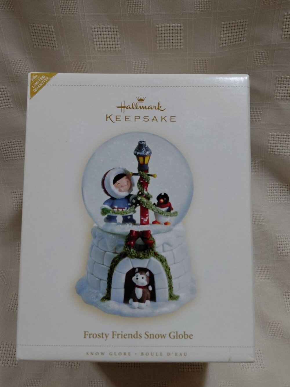 NIB Frosty Friends 2006 Hallmark Keepsake Snow Globe Collectible Glass Figurine